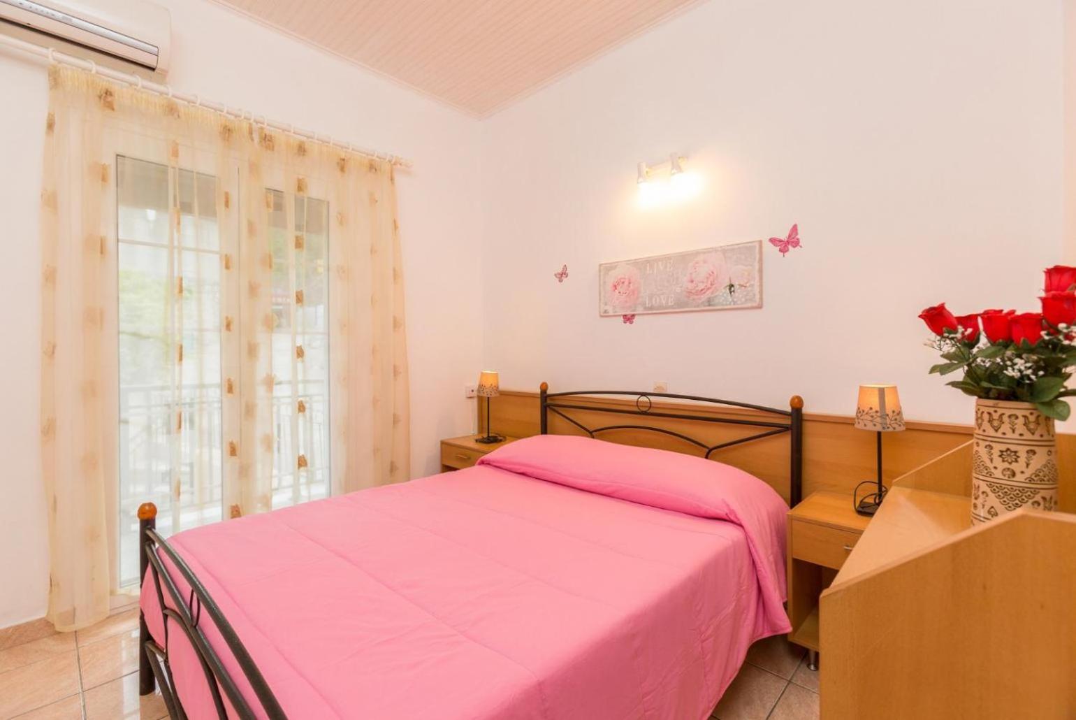 Georgia Apartment Katavolos Bagian luar foto