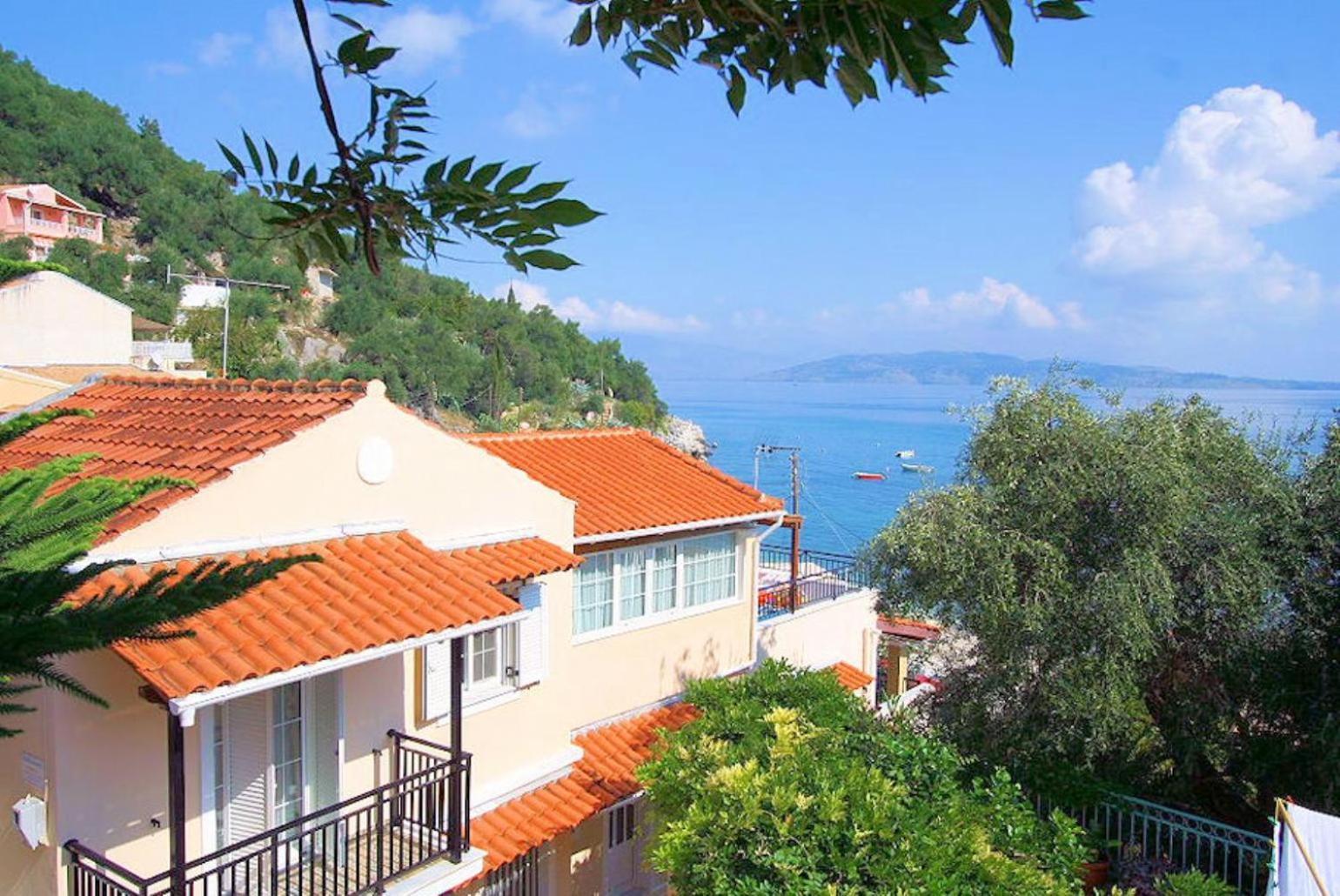Georgia Apartment Katavolos Bagian luar foto